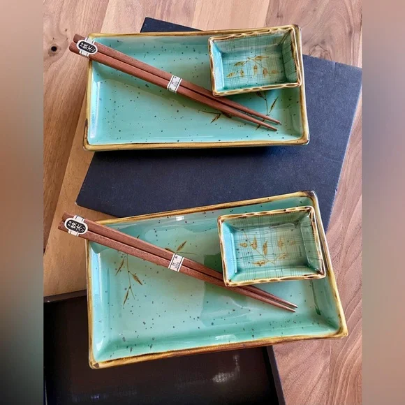 Elegant Green Sushi Set with Chopsticks - Picture 2 of 3